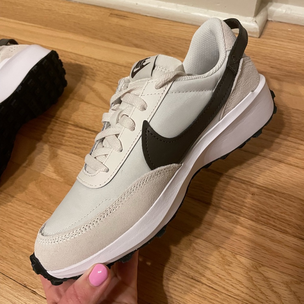 Nike Women's Beige and Black Athletic Shoes